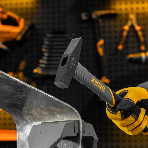 Молоток слесарный, 400 г, кованый, фибергласовая рукоятка c TPR покрытием Denzel по ценам производителя в Москве с доставкой по всей России