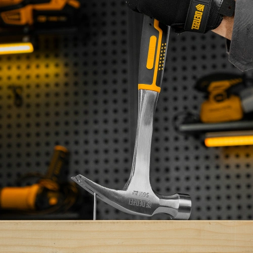 Молоток-гвоздодер 560 г, цельнометаллический, двухкомпонентная рукоятка Denzel по ценам производителя в Москве с доставкой по всей России