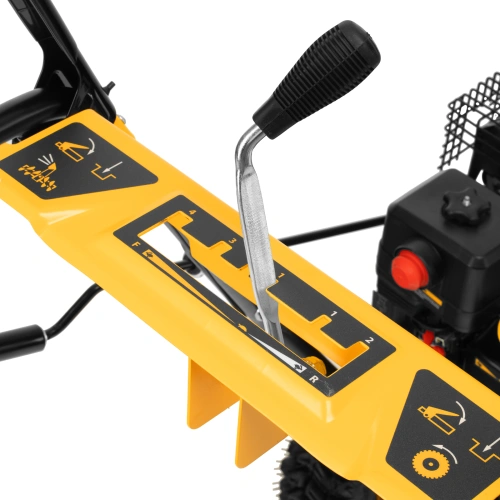 Бензиновая снегоуборочная машина SBM 610, 212 cc, ручной старт, фара Denzel по ценам производителя в Москве с доставкой по всей России