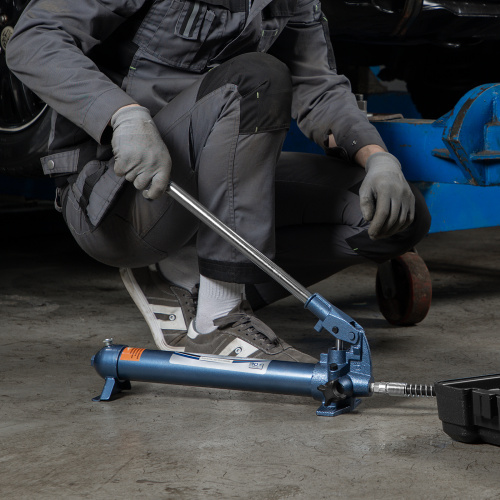 Растяжка гидравлическая, 10 т, набор из 17 предметов, 7 сменных насадок, в пластиковом кейсе Stels по ценам производителя в Москве с доставкой по всей России