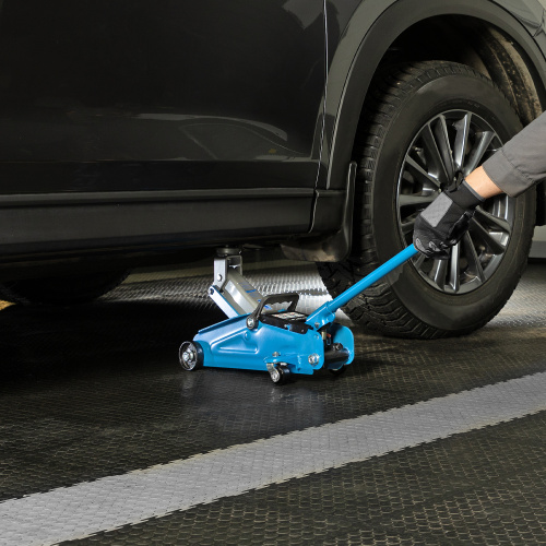 Домкрат гидравлический подкатной, 2 т, h подъема 140-340 мм Stels по ценам производителя в Москве с доставкой по всей России