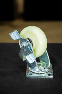 Колесо большегрузное поворотное SCdnb 42 100 мм полипропиленовое с тормозом по ценам производителя в Москве с доставкой по всей России