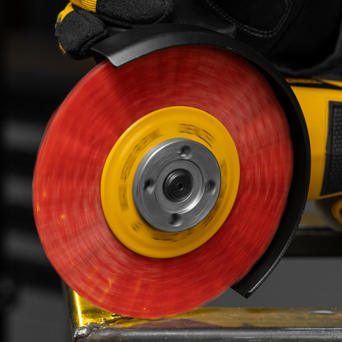 Щетка для УШМ, 125 мм, Плоская, нейлоновая щетина, посадка 22,2 мм Denzel по ценам производителя в Москве с доставкой по всей России