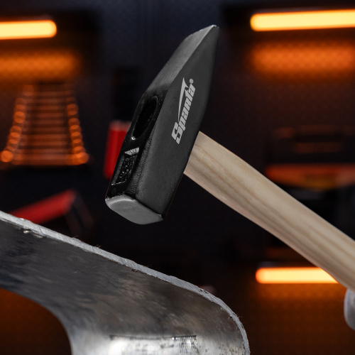 Молоток слесарный, 600 г, квадратный боек, деревянная рукоятка Sparta по ценам производителя в Москве с доставкой по всей России