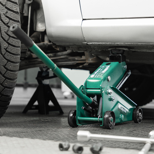 Домкрат гидравлический подкатной, 2,5 т, 148-387 мм, в пласт. кейсе Сибртех по ценам производителя в Москве с доставкой по всей России