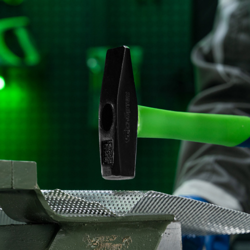 Молоток слесарный, 300 г, фибергласовая обрезиненная рукоятка Сибртех по ценам производителя в Москве с доставкой по всей России