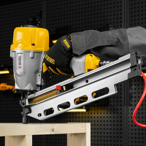 Нейлер пневматический PN2190 для гвоздей SN21 от 50 до 90 мм Denzel по ценам производителя в Москве с доставкой по всей России