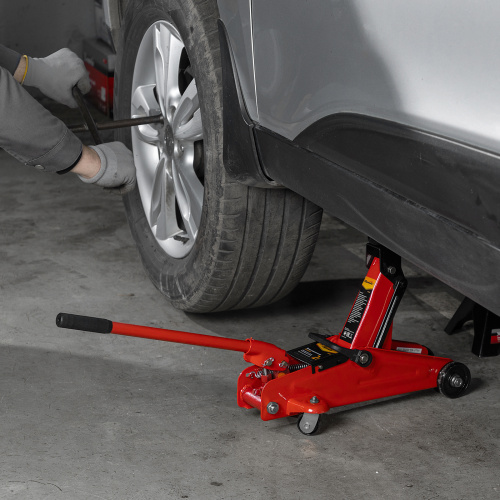 Домкрат гидравлический подкатной, 2 т, h подъема 125-300 мм, в пластиковом кейсе Sparta по ценам производителя в Москве с доставкой по всей России