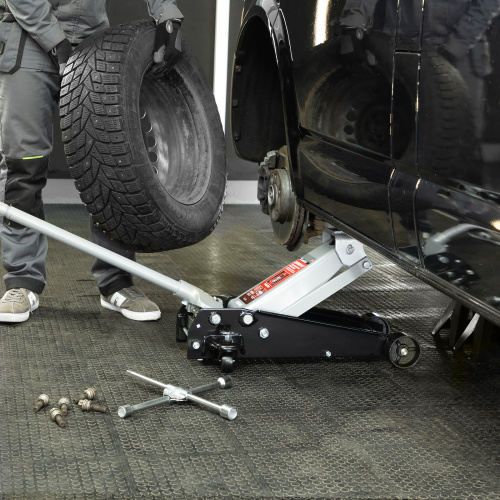 Домкрат гидравлический подкатной, 3 т, высота подъема 140-520 мм Matrix по ценам производителя в Москве с доставкой по всей России