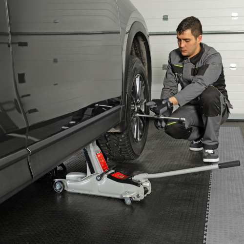 Домкрат гидравлический подкатной, 2 т, Low Profile, 85-330 мм Matrix по ценам производителя в Москве с доставкой по всей России