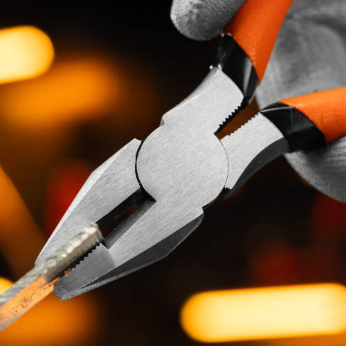 Набор губцевого инструмента №2, 3 предмета: плоскогубцы, бокорезы, клещи переставные Sparta по ценам производителя в Москве с доставкой по всей России