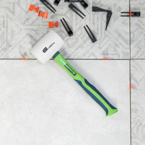 Киянка резиновая, 680 г, белая резина, фибергласовая рукоятка Сибртех по ценам производителя в Москве с доставкой по всей России