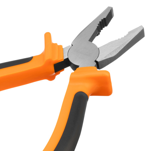 Плоскогубцы комбинированные Comfort, 180 мм, шлифованные, двухкомпонентные рукоятки Sparta по ценам производителя в Москве с доставкой по всей России