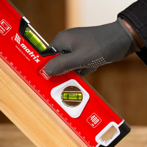 Уровень алюминиевый, магнит, фрезерованный, 3 глазка (1 зеркальный) 400 мм Matrix по ценам производителя в Москве с доставкой по всей России