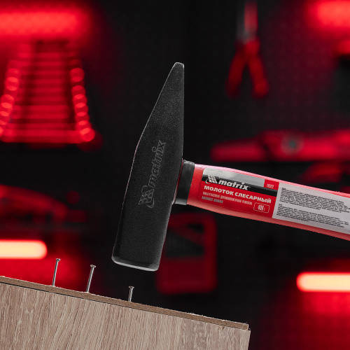 Молоток слесарный, 400 г, фибергласовая обрезиненная рукоятка Matrix по ценам производителя в Москве с доставкой по всей России