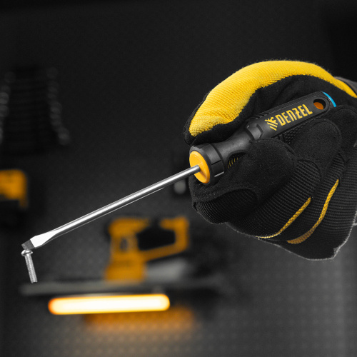 Отвертка, SL4х100 мм, S2, 3к рукоятка Denzel по ценам производителя в Москве с доставкой по всей России