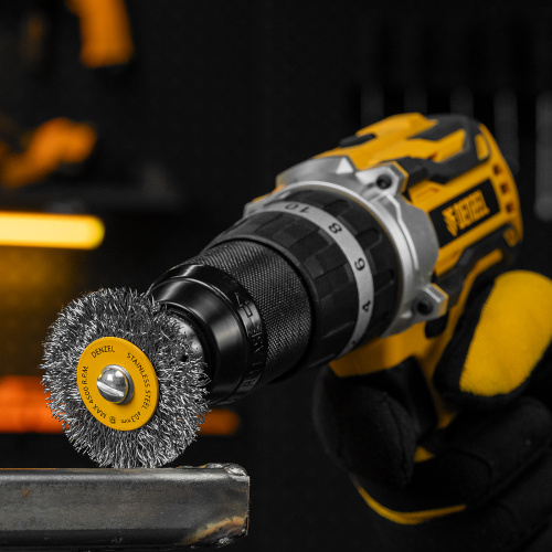 Набор щеток для дрели, 5 Плоских 25-38-50-63-75 мм, шпилька, нерж. вит. проволока Denzel по ценам производителя в Москве с доставкой по всей России