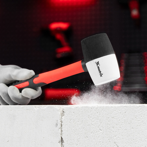 Киянка резиновая, 450 г, черно-белая резина, фибергласовая рукоятка Matrix по ценам производителя в Москве с доставкой по всей России