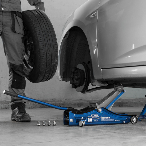 Домкрат гидравлический подкатной в пластиковом кейсе, 2 т, Low Profile, 80-380 мм Stels по ценам производителя в Москве с доставкой по всей России