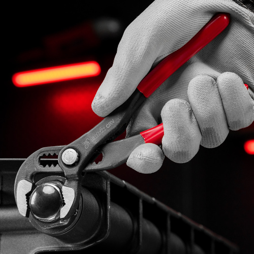 Клещи переставные 180 мм, кнопочный механизм, хром-ванадий, обливные рукоятки Matrix по ценам производителя в Москве с доставкой по всей России