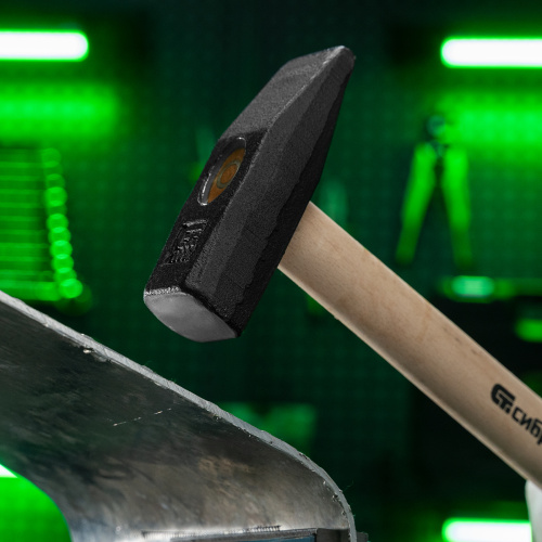 Молоток слесарный 1000 г, квадратный боек, деревянная рукоятка Сибртех по ценам производителя в Москве с доставкой по всей России