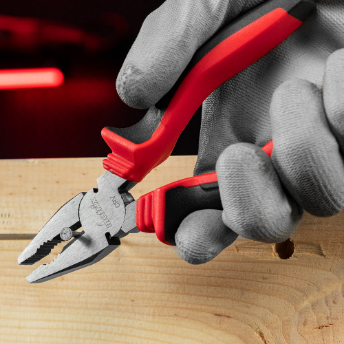 Плоскогубцы комбинированные, 160 мм, хром-ванадий, двухкомпонентные рукоятки Matrix по ценам производителя в Москве с доставкой по всей России