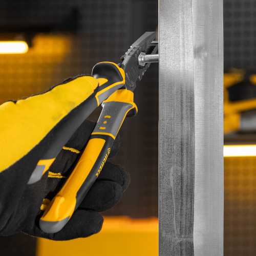 Плоскогубцы комбинированные 205 мм, трехкомпонентные рукоятки Denzel по ценам производителя в Москве с доставкой по всей России