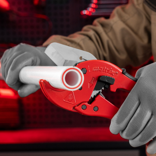 Ножницы для резки изделий из ПВХ, D до 42 мм, обрезиненная опорная рукоятка, порошковое покрытие рукояток Matrix по ценам производителя в Москве с доставкой по всей России