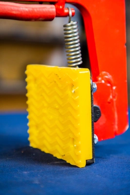 Клещевой вертикальный захват TOR для брикетов и блоков 12-18 см г/п 280 кг по ценам производителя в Москве с доставкой по всей России