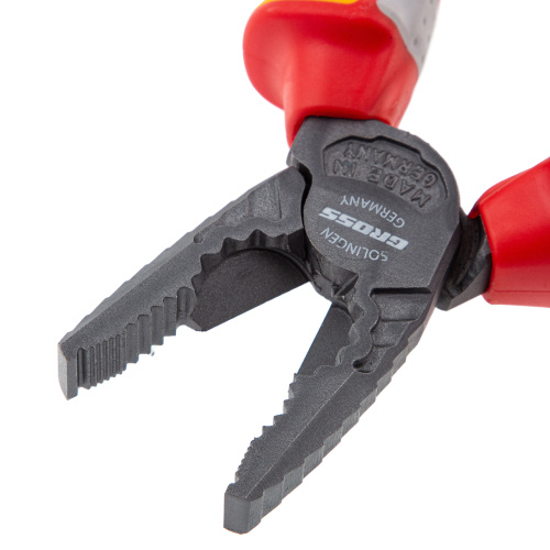 Плоскогубцы комбинированные, диэлектрические трехкомпонентные рукоятки до 1000 В, 180 мм Gross по ценам производителя в Москве с доставкой по всей России