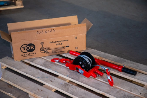Лебедка ручная TOR ЛР-1,6 3 м по ценам производителя в Москве с доставкой по всей России