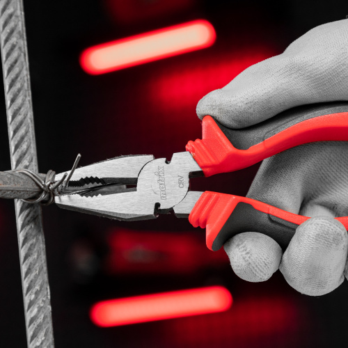 Плоскогубцы комбинированные, 160 мм, хром-ванадий, двухкомпонентные рукоятки Matrix по ценам производителя в Москве с доставкой по всей России