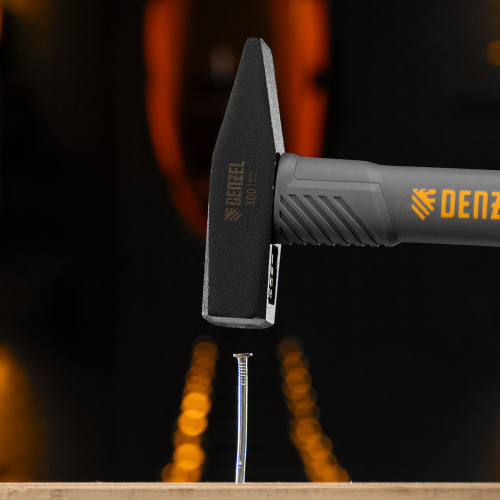 Молоток слесарный, 300 г, кованый, фибергласовая рукоятка c TPR покрытием Denzel по ценам производителя в Москве с доставкой по всей России