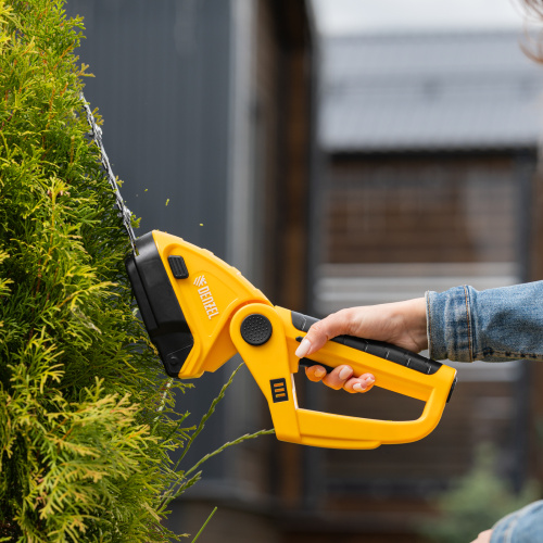 Ножницы-кусторез аккумуляторные GS-7, Li-Ion, 7,2 В Denzel по ценам производителя в Москве с доставкой по всей России