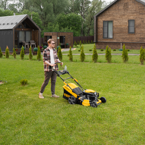 Газонокосилка бензиновая GLD-460SP, 146 куб.см, ширина 46 см, привод 7 уровней, травосборник 50 л Denzel по ценам производителя в Москве с доставкой по всей России