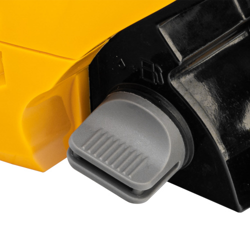 Пила цепная бензиновая DGS-4516, шина 40 см, 45 см3, 3 л.с, шаг 3/8, паз 1.3 мм, 57 звеньев Denzel по ценам производителя в Москве с доставкой по всей России