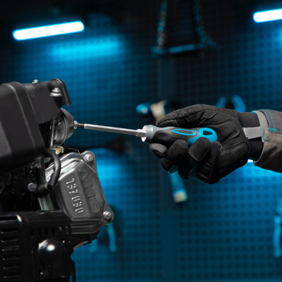 Отвертка PZ2 x 100 мм, S2, трехкомпонентная ручка Gross по ценам производителя в Москве с доставкой по всей России