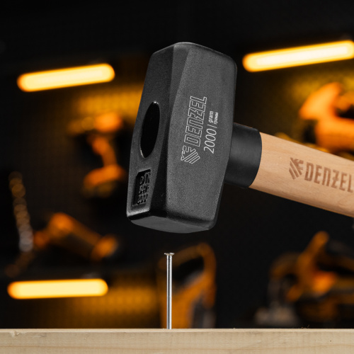 Кувалда, 2000 г, кованая головка, буковая рукоятка Denzel по ценам производителя в Москве с доставкой по всей России