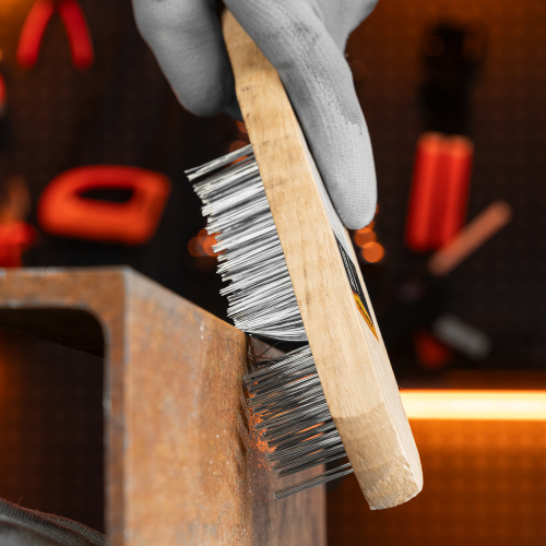 Щетка пятирядная металлическая с деревянной ручкой Sparta по ценам производителя в Москве с доставкой по всей России
