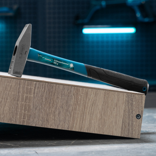 Молоток слесарный, 300 г, квадратный боек, фибергласовая обрезиненная рукоятка Gross по ценам производителя в Москве с доставкой по всей России