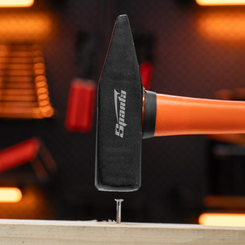 Молоток слесарный, 800 г, фибергласовая обрезиненная рукоятка Sparta по ценам производителя в Москве с доставкой по всей России