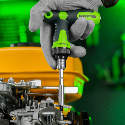 Отвертка Т-образная реверсивная с набором бит, торцевых головок, 33 предмета, CrV Сибртех по ценам производителя в Москве с доставкой по всей России