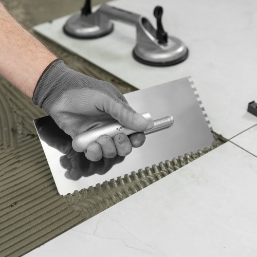 Гладилка из нержавеющей стали, 280 х 130 мм, деревянная ручка, зуб 6 х 6 мм Matrix по ценам производителя в Москве с доставкой по всей России