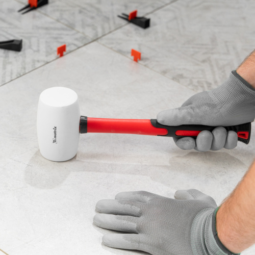 Киянка резиновая, 450 г, белая резина, фибергласовая рукоятка Matrix по ценам производителя в Москве с доставкой по всей России