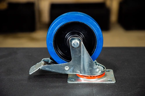 Колесо поворотное резина SRCLb 63 160 мм с тормозом (F) по ценам производителя в Москве с доставкой по всей России