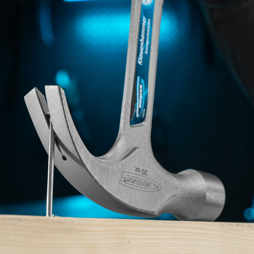 Молоток-гвоздодер, 570 г, цельнокованый, трехкомпонентная рукоятка Gross по ценам производителя в Москве с доставкой по всей России