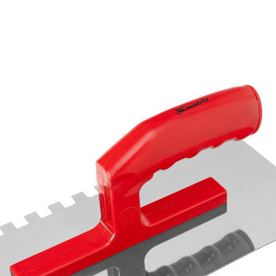 Гладилка из нержавеющей стали, 280 х 130 мм, зеркальная полировка, пластмассовая ручка, зуб 10 х 10 мм Matrix по ценам производителя в Москве с доставкой по всей России