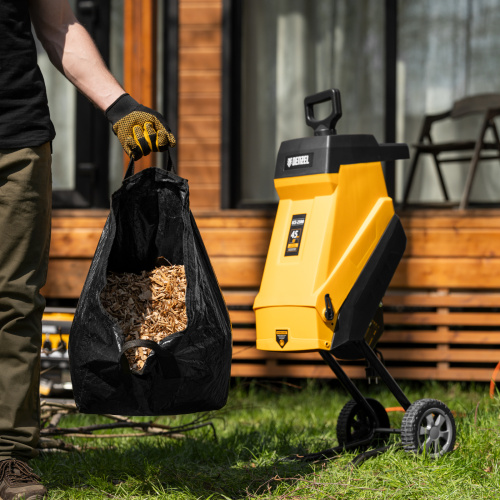 Измельчитель садовый электрический ECS-2500, 2500 Вт, 45 мм Denzel по ценам производителя в Москве с доставкой по всей России