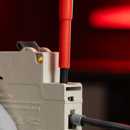 Отвертка Insulated, PH1 x 75 мм, CrMo, до 1000 В, двухкомпонентная рукоятка Matrix Professional по ценам производителя в Москве с доставкой по всей России