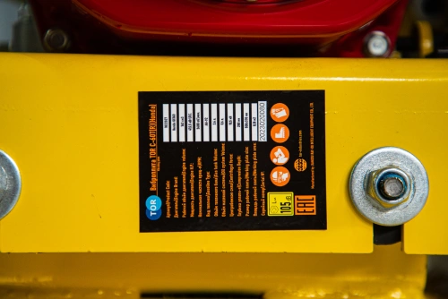 Виброплита 70 кг, 10,5кН (Honda) бак, коврик, колесный комплект TOR C-60T по ценам производителя в Москве с доставкой по всей России